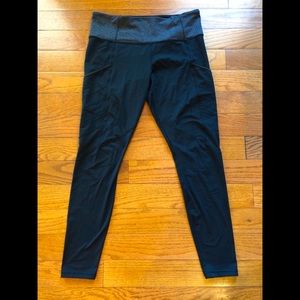 Lululemon women’s 12 leggings with pockets
